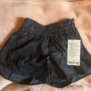 Lululemon shorts size 4